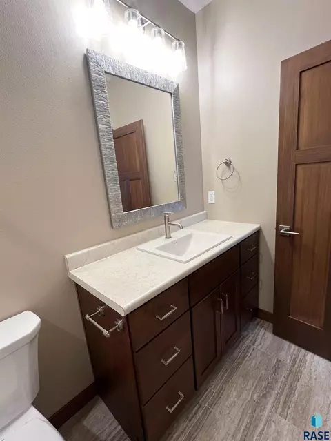 5301 E 64th St, Sioux Falls, SD 57108 photo 13