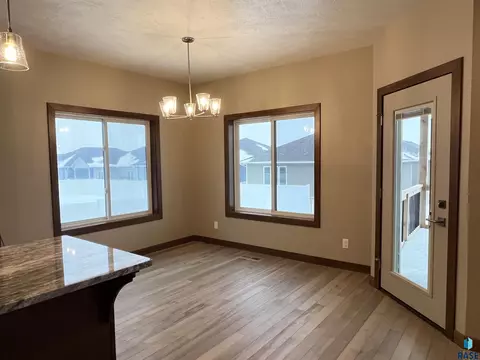 5301 E 64th St, Sioux Falls, SD 57108 photo 9
