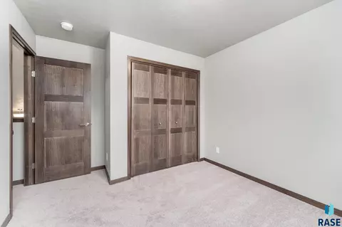 6809 W 5th St, Sioux Falls, SD 57103 photo 10