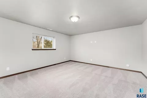 6809 W 5th St, Sioux Falls, SD 57103 photo 17