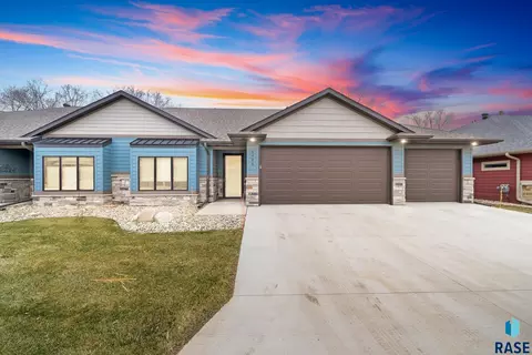 5406 W Cardinal Cove Pl, Sioux Falls, SD 57106