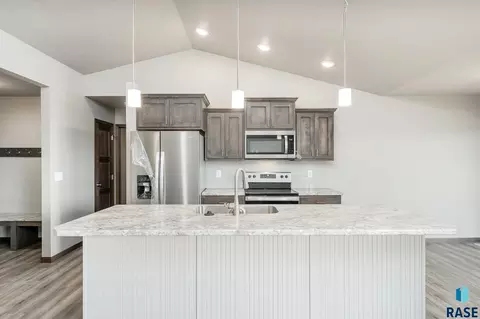 Kitchen - 1220 Cole Ave, Tea, SD 57064 photo 2 of 5