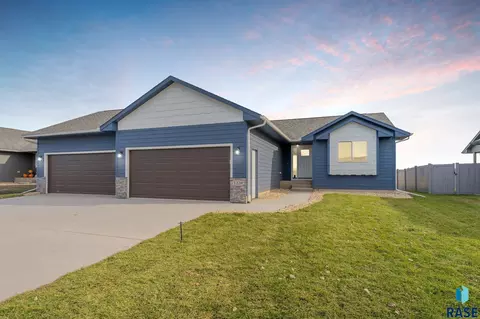 Exterior - 1220 Cole Ave, Tea, SD 57064 photo 3 of 8