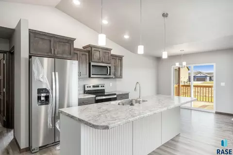 Kitchen - 1220 Cole Ave, Tea, SD 57064 photo 5 of 5