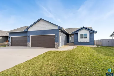 Exterior - 1220 Cole Ave, Tea, SD 57064 photo 2 of 8