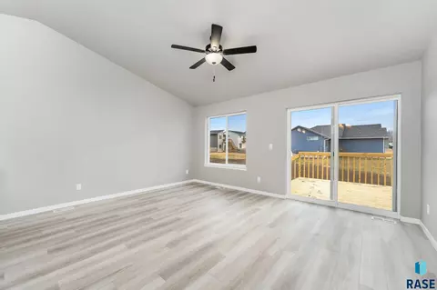 6700 W Viola Ct, Sioux Falls, SD 57107 photo 4
