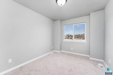 6700 W Viola Ct, Sioux Falls, SD 57107 photo 16