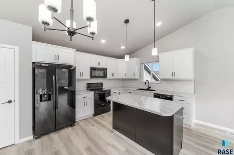 6700 W Viola Ct, Sioux Falls, SD 57107 photo 6