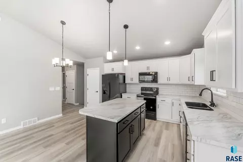 6700 W Viola Ct, Sioux Falls, SD 57107 photo 7