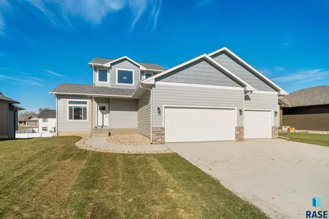 9008 W 24th St, Sioux Falls, SD 57106