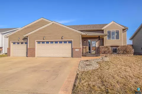 7108 W 65th St, Sioux Falls, SD 57106