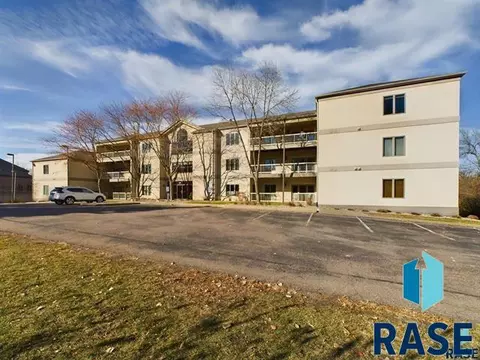 1210 W 57th St #103, Sioux Falls, SD 57106