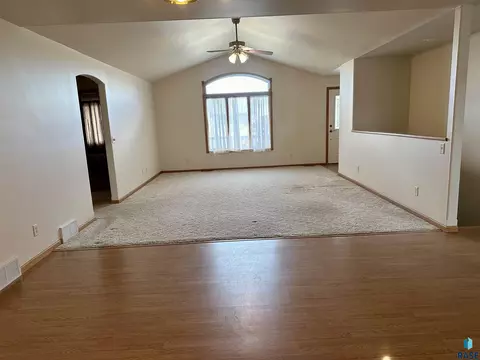 1517 Kemper Ave, Mitchell, SD 57301 photo 8