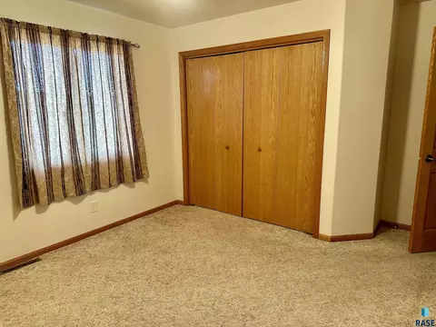 1517 Kemper Ave, Mitchell, SD 57301 photo 17