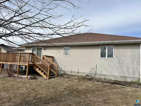 1517 Kemper Ave, Mitchell, SD 57301 photo 4