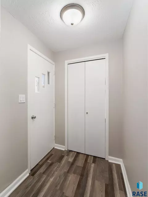 413 E 13th St, Sioux Falls, SD 57104 photo 10