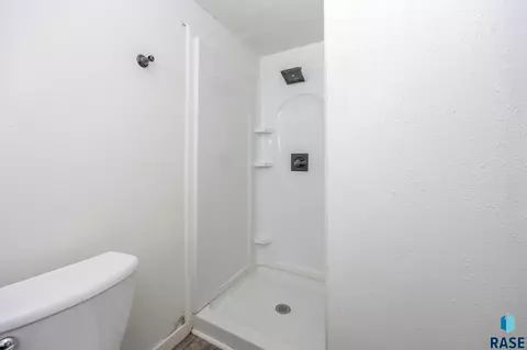1020 E 1st St, Sioux Falls, SD 57103 photo 14