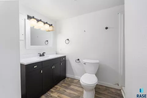 1020 E 1st St, Sioux Falls, SD 57103 photo 13