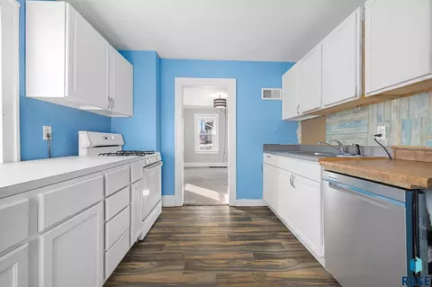1020 E 1st St, Sioux Falls, SD 57103 photo 10