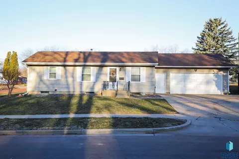 1425 S Olive Dr, Sioux Falls, SD 57103