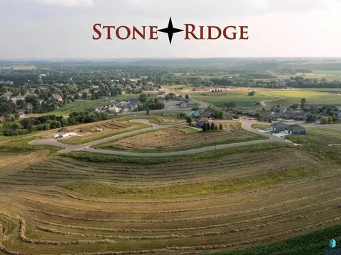 801 N Ruby Cir, Brandon, SD 57005