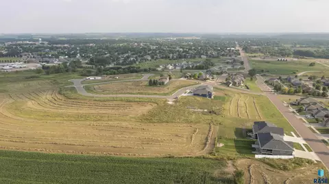 800 N Sapphire Cir, Brandon, SD 57005 photo 18