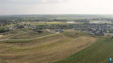 204 E Sapphire Ln, Brandon, SD 57005 photo 14