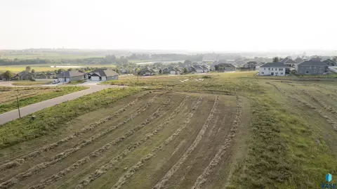 200 E Sapphire Ln, Brandon, SD 57005 photo 7