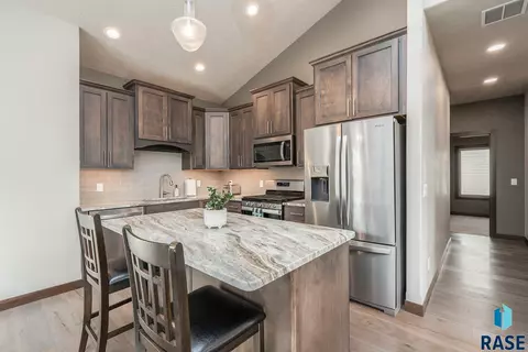 113 N Sunshine Ave, Brandon, SD 57005 photo 6
