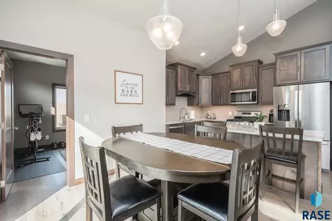 113 N Sunshine Ave, Brandon, SD 57005 photo 5