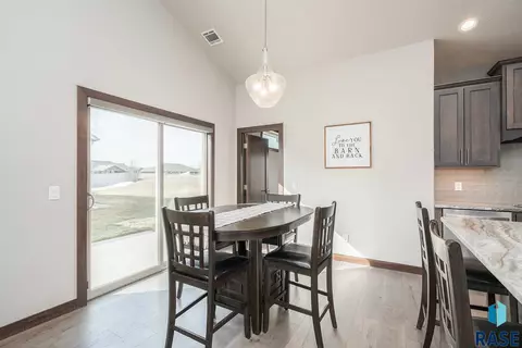113 N Sunshine Ave, Brandon, SD 57005 photo 8