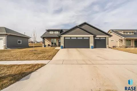 113 N Sunshine Ave, Brandon, SD 57005 photo 1