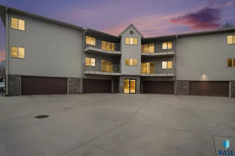 1635 S Cleveland Ave #206, Sioux Falls, SD 57103