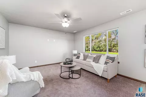 1332 N Kenley Pl, Tea, SD 57064 photo 4