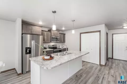 1332 N Kenley Pl, Tea, SD 57064 photo 8