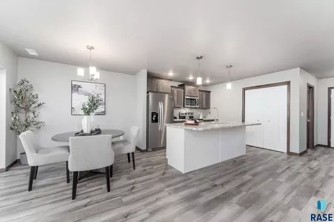 1332 N Kenley Pl, Tea, SD 57064 photo 6