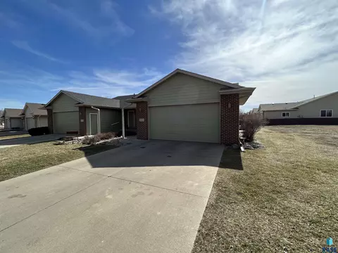 6707 W 56th St, Sioux Falls, SD 57106