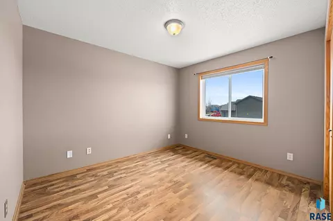 5912 S Kerry Ave, Sioux Falls, SD 57106 photo 9
