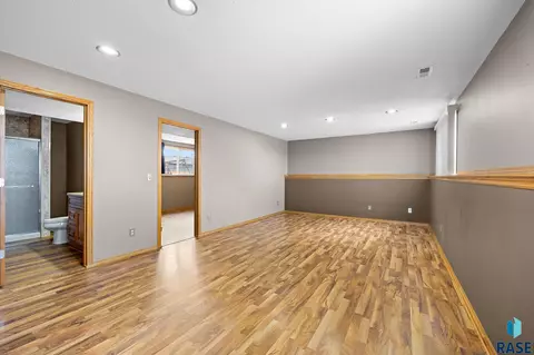 5912 S Kerry Ave, Sioux Falls, SD 57106 photo 13