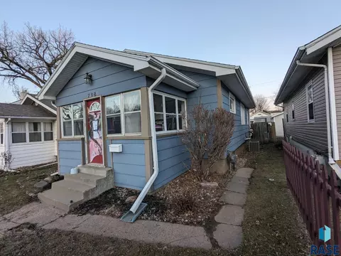 718 N Prairie Ave, Sioux Falls, SD 57104
