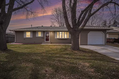 409 N Catherine Ave, Madison, SD 57042 photo 1