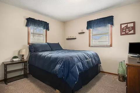 409 N Catherine Ave, Madison, SD 57042 photo 13