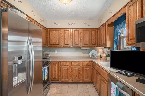 409 N Catherine Ave, Madison, SD 57042 photo 11