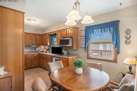 409 N Catherine Ave, Madison, SD 57042 photo 8