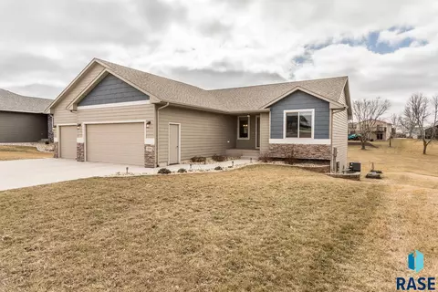 Exterior - 525 David Ave, Baltic, SD 57003 photo 2 of 7