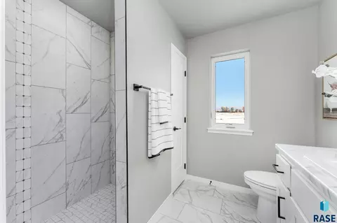 Bath - 1235 E Wayne Pl, Tea, SD 57064 photo 2 of 5