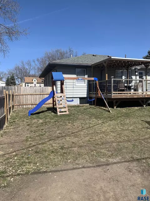 109 E 4th St, Dell Rapids, SD 57022 photo 11