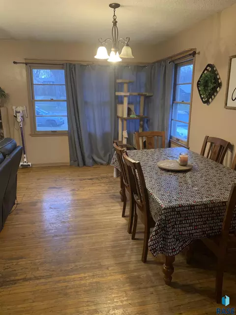 109 E 4th St, Dell Rapids, SD 57022 photo 23