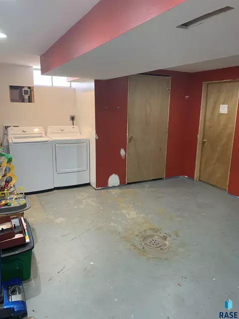 109 E 4th St, Dell Rapids, SD 57022 photo 36