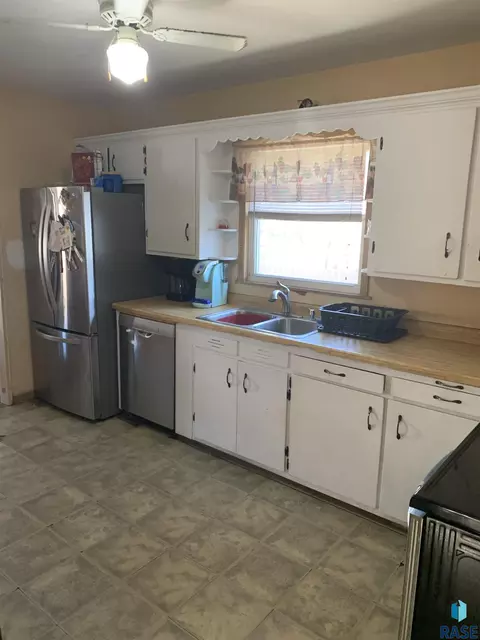 109 E 4th St, Dell Rapids, SD 57022 photo 26
